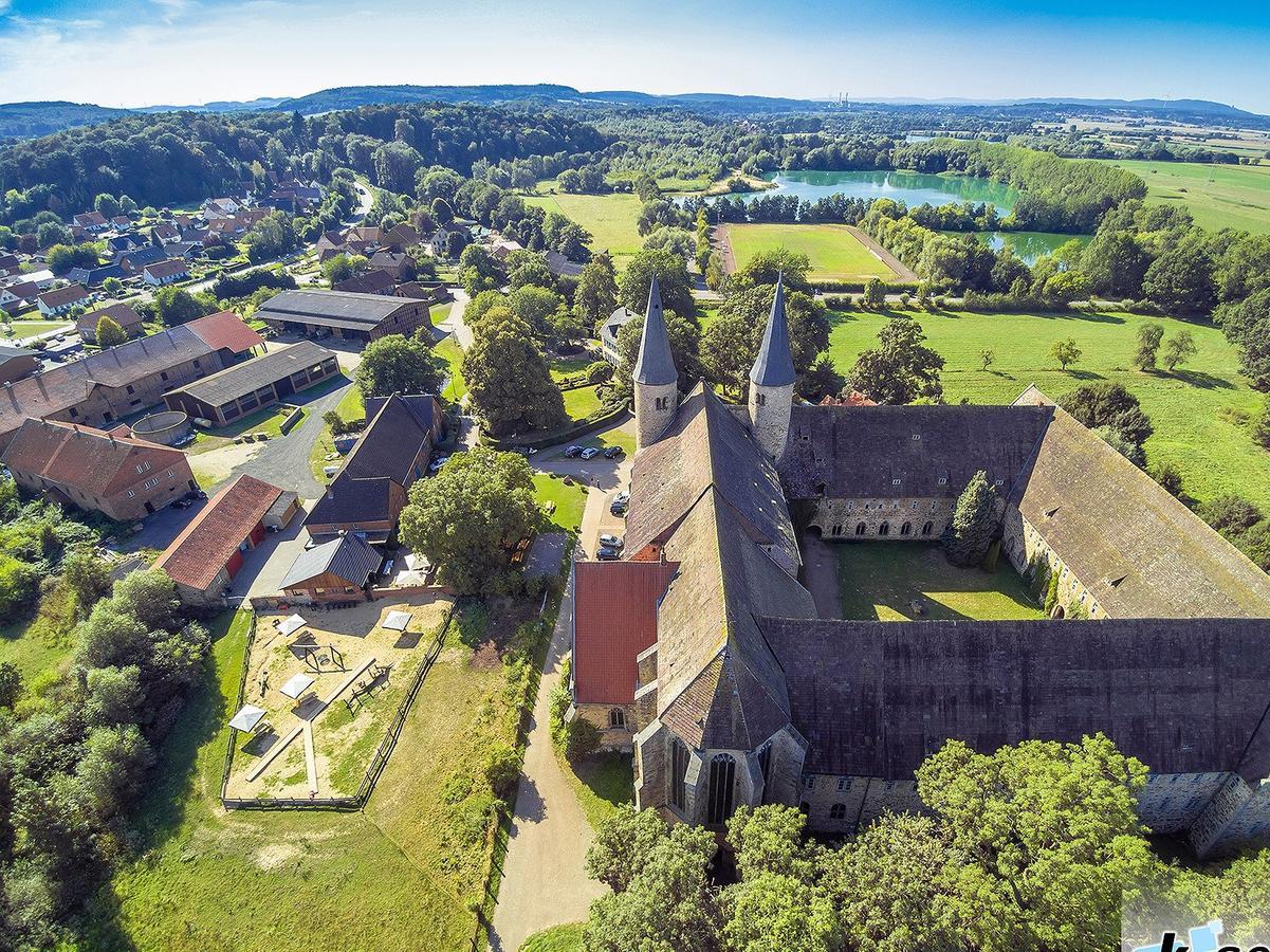 Hotel Am Kloster - Domaene Moellenbeck Ринтельн Экстерьер фото